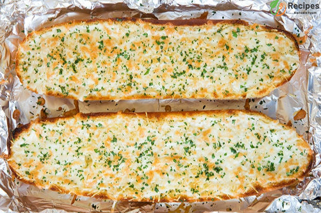 Cheesy Garlic Bread Recipe